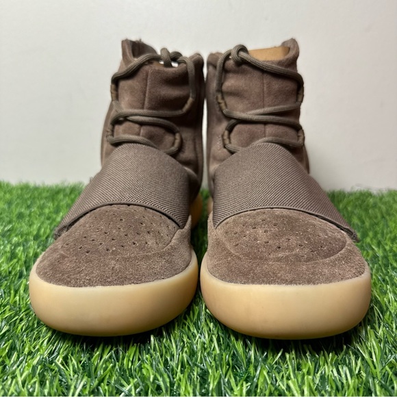 adidas gazelle silver green womens adidas Yeezy Boost 750 Light Brown Gum (Chocolate)  Story Cape Town